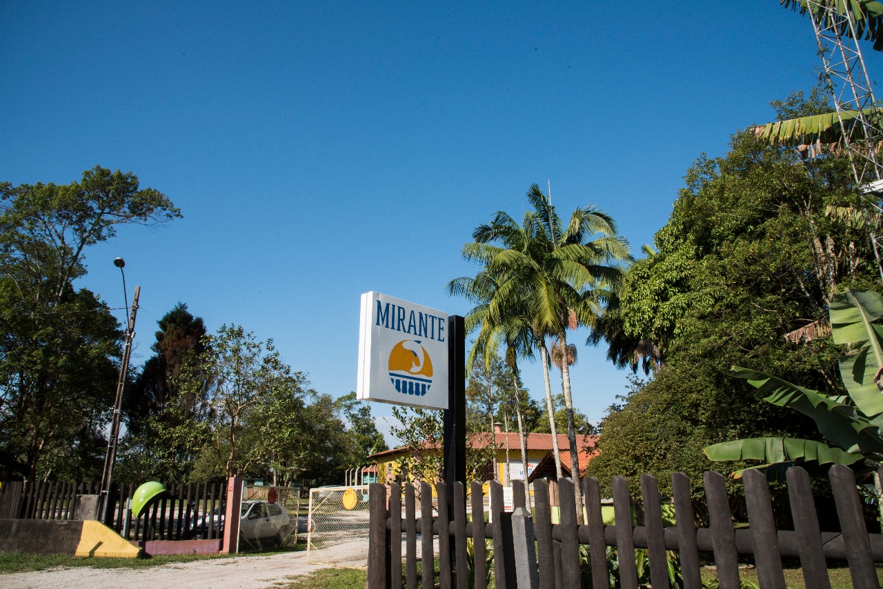 Cercado pela Represa Billings